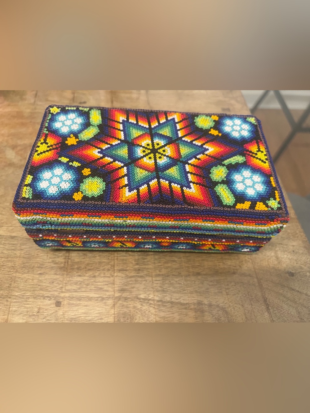 traditional Mexican Huichol beadwork box - Picture 2 of 4